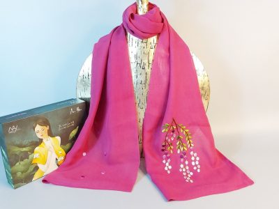 khăn lụa thêu tay hoa mimosa tím 1