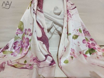 khăn lụa tơ tằm vẽ tay hoa bằng lăng 3